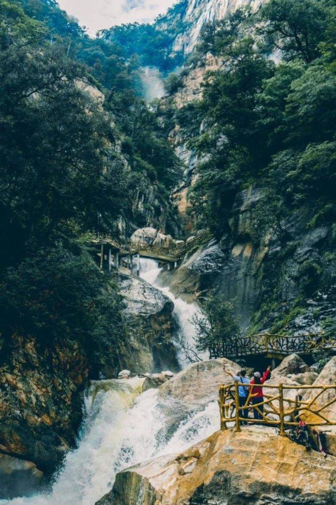 雷霆智谋:管仲思想的诸子百家传承与谜底揭秘